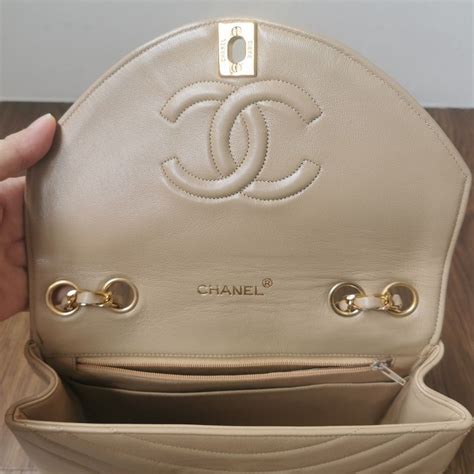 chanel vintage swirl bag